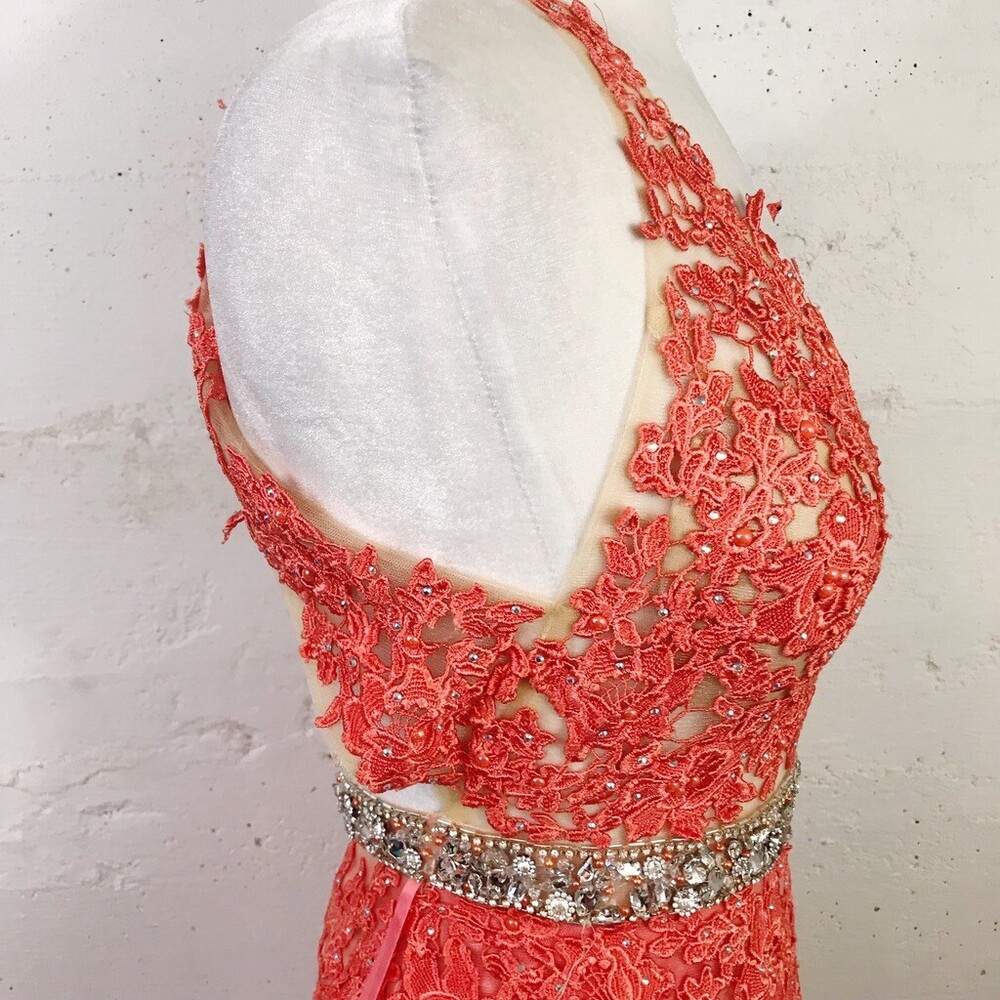 MoriLee by Madeline Gardner Coral Lace Overlay Fitted Prom Pageant Dress Size: 5 - Picture 5 of 8